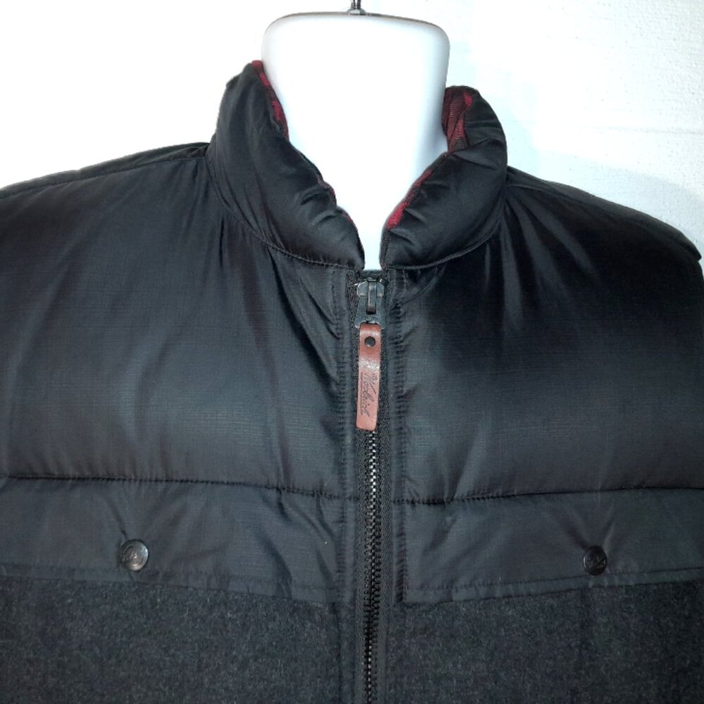 Woolrich Mens Size Large Wool Outdoor Puffer Vest Jacket Black Red Plaid Winter - Picture 5 of 9